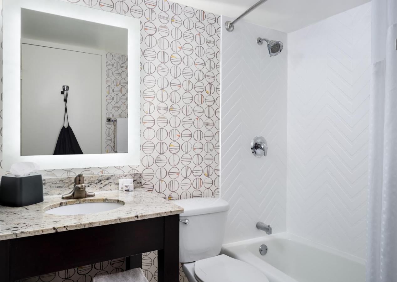 Holiday Inn Boston - Dedham Hotel & Conference Center By Ihg Esterno foto